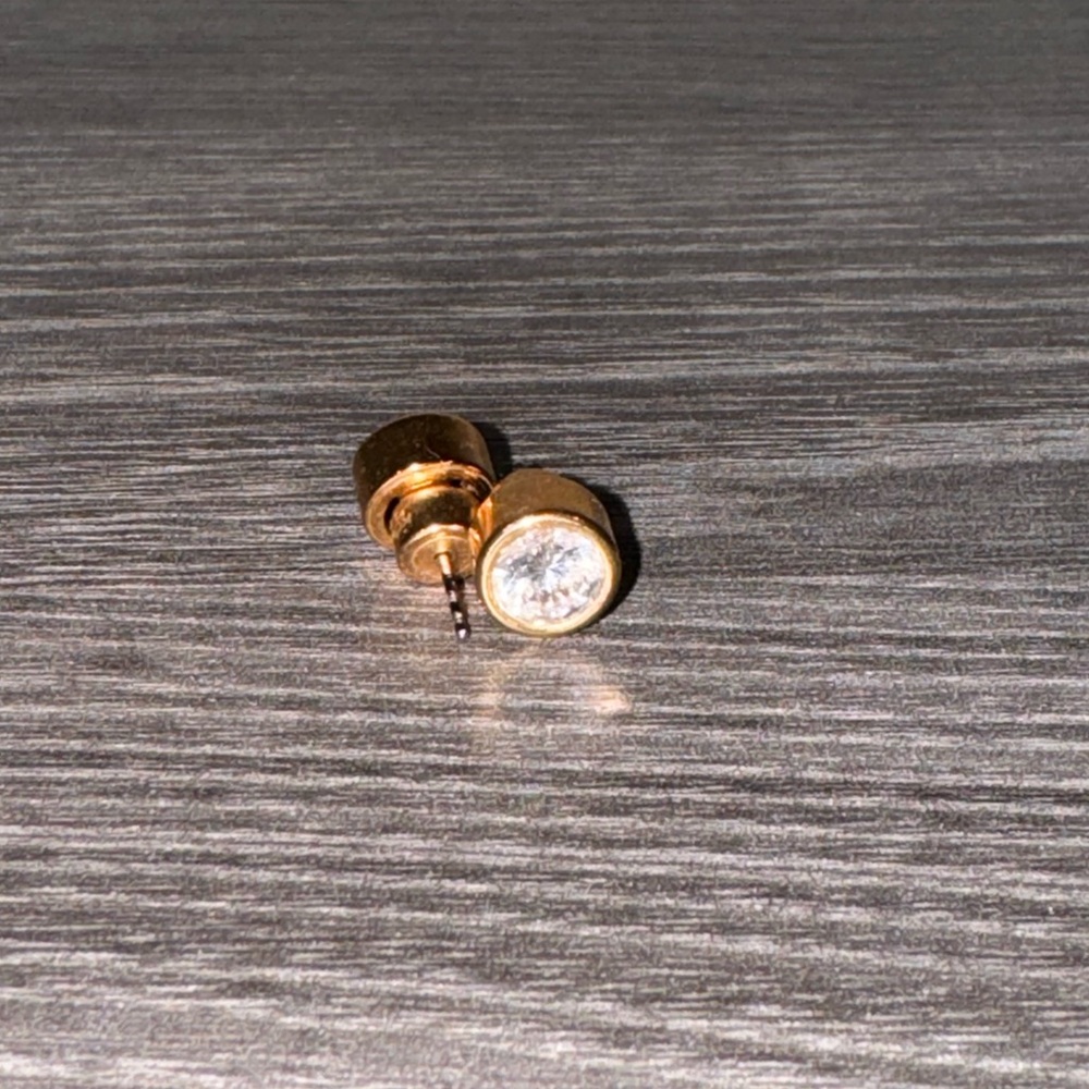 NEVER WORN MICHAEL KORS EARRINGS (gold/fake diamonds)